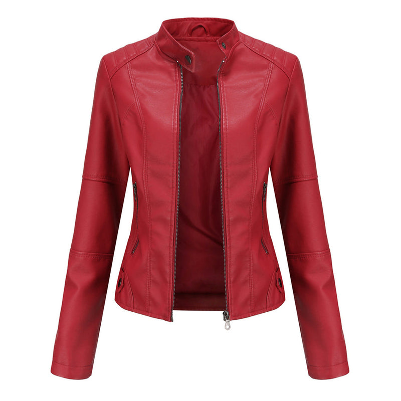 Rote Damenlederjacke, Reißverschluss, modisch, elegant, hochwertig, Biker-Stil.