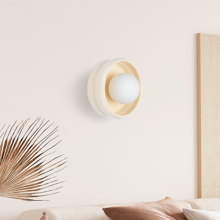Elegante runde Wandleuchte aus Keramik, modernes Design, warmweißes Licht, Wohnzimmerbeleuchtung.