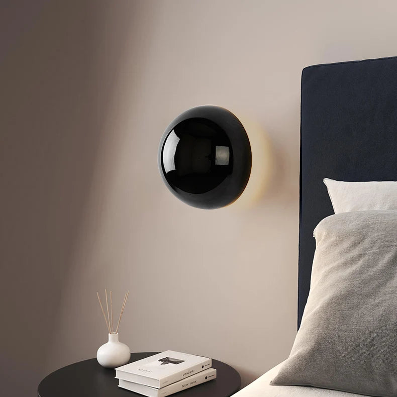 Vegglampe med retro-arkitektonisk utseende – NovaLux