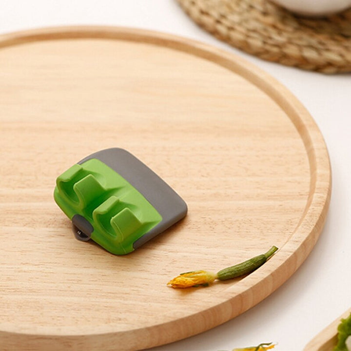 Protective Vegetable Peeler – FingerGuard
