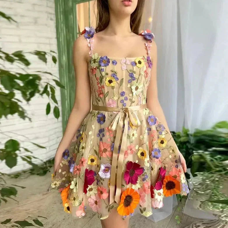Fine dress with floral embroidery and straps - Purple