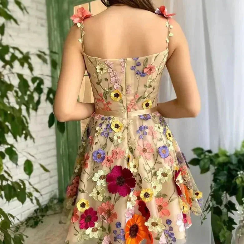 Fine dress with floral embroidery and straps - Purple