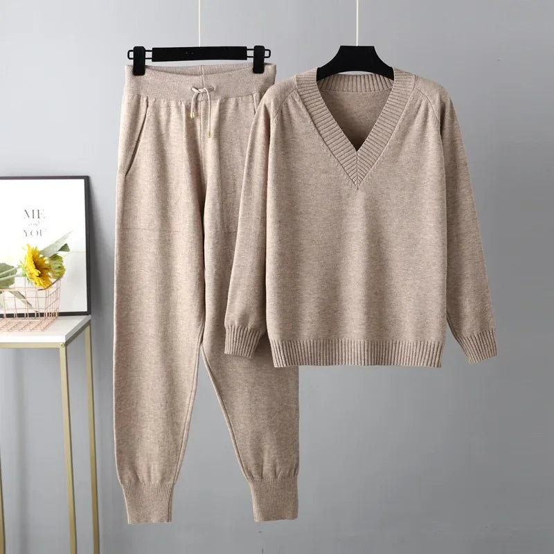 Women's Two-Piece Knit Set with V-Neck Sweater & Pants – Noelia