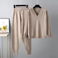 Women's Two-Piece Knit Set with V-Neck Sweater & Pants – Noelia