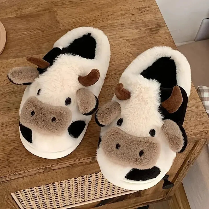Plush slippers in cow design – PlushCow