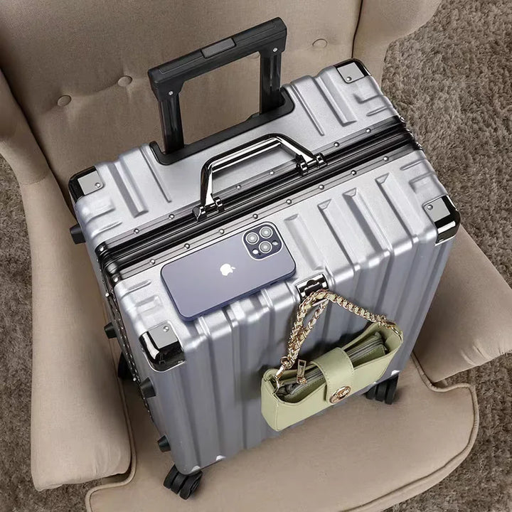 Hard-shell suitcase with aluminum frame – Vilnius