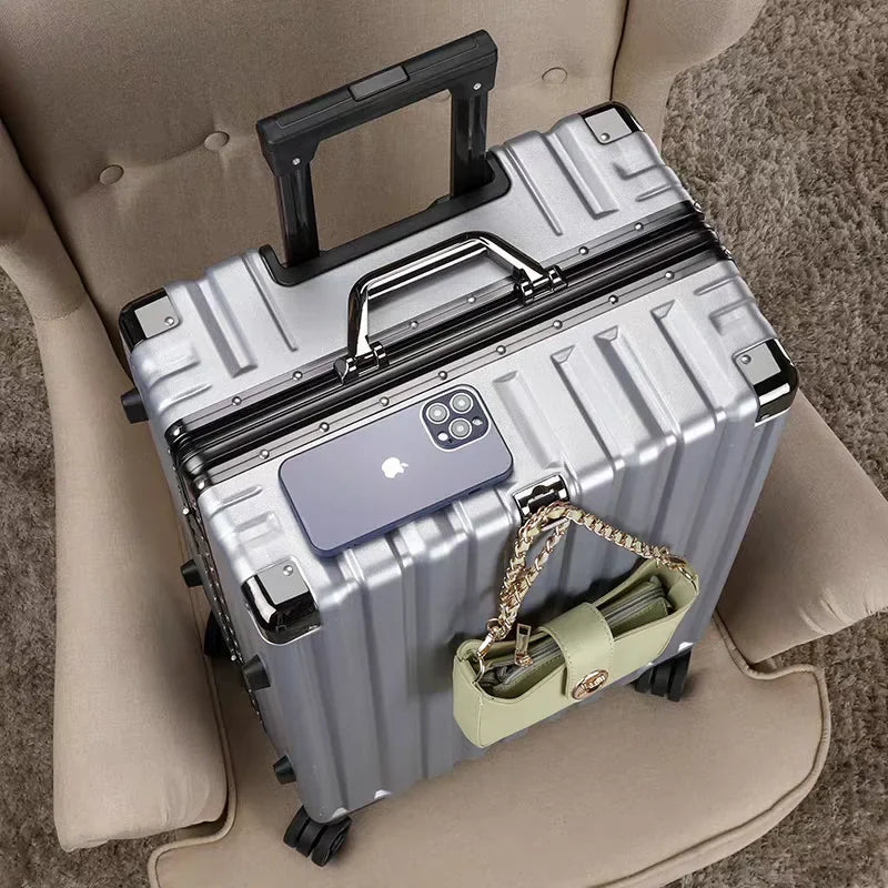 Hard-shell suitcase with aluminum frame – Vilnius
