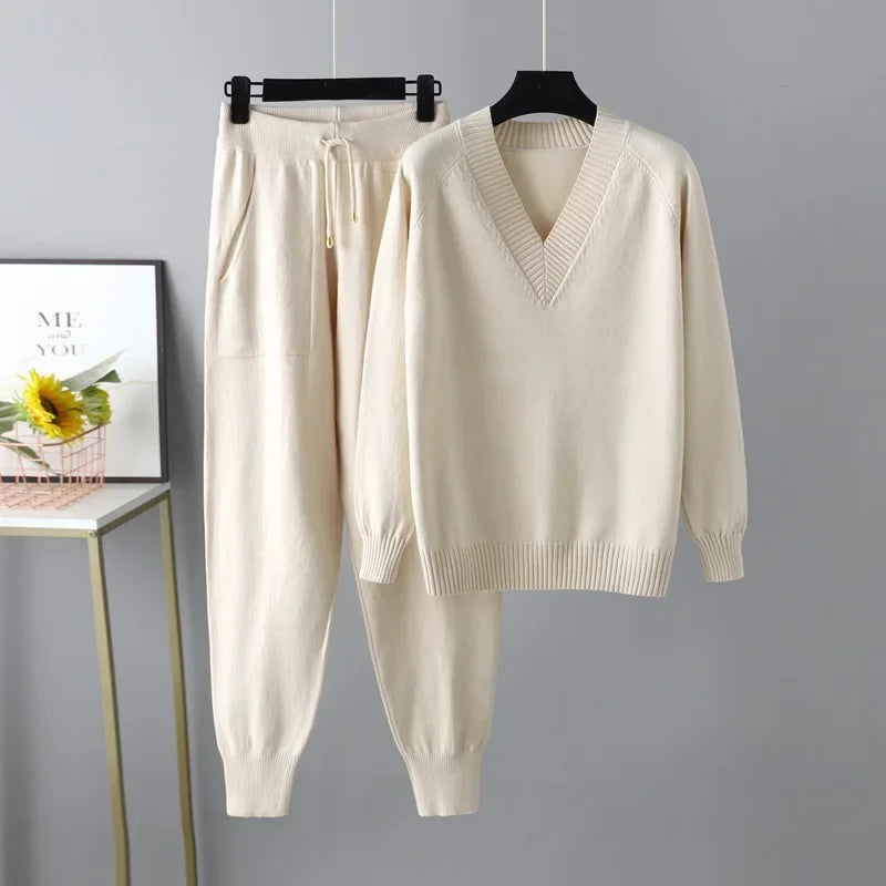 Women's Two-Piece Knit Set with V-Neck Sweater & Pants – Noelia