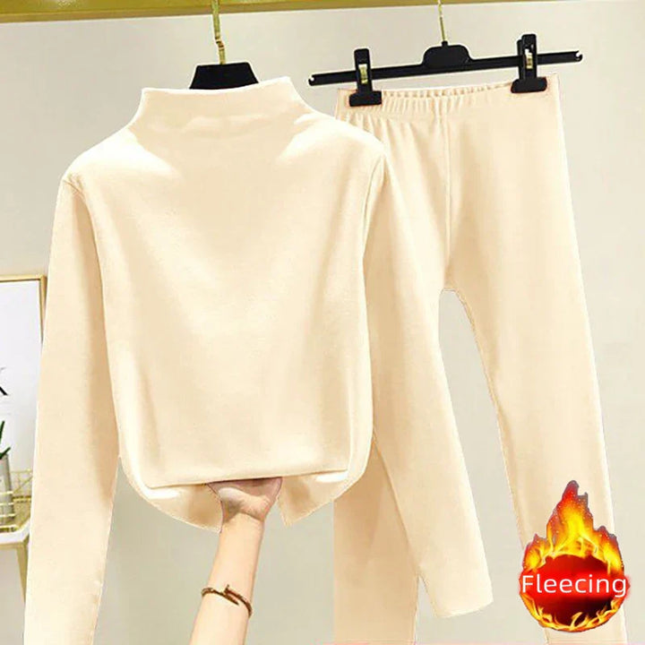 Two-piece women's winter set with fleece pullover and pants – Eva