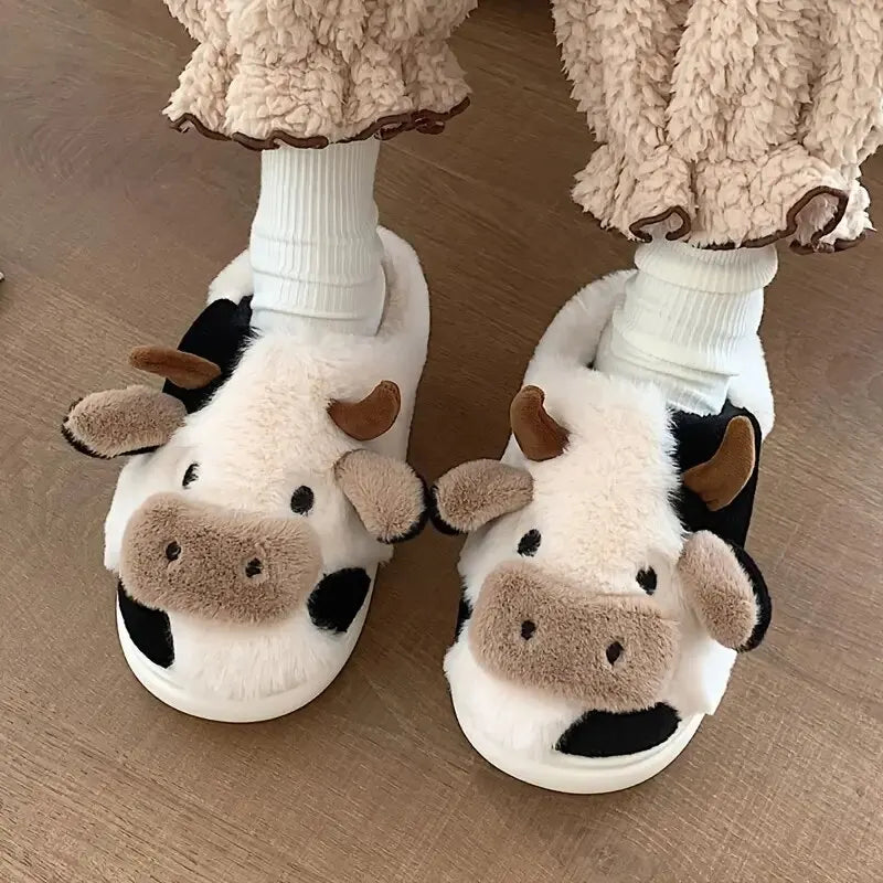 Plush slippers in cow design – PlushCow
