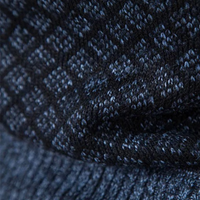 Dunkelblauer Strickstoff mit Rautenmuster, Textil, Mode, Detailansicht, Textur.