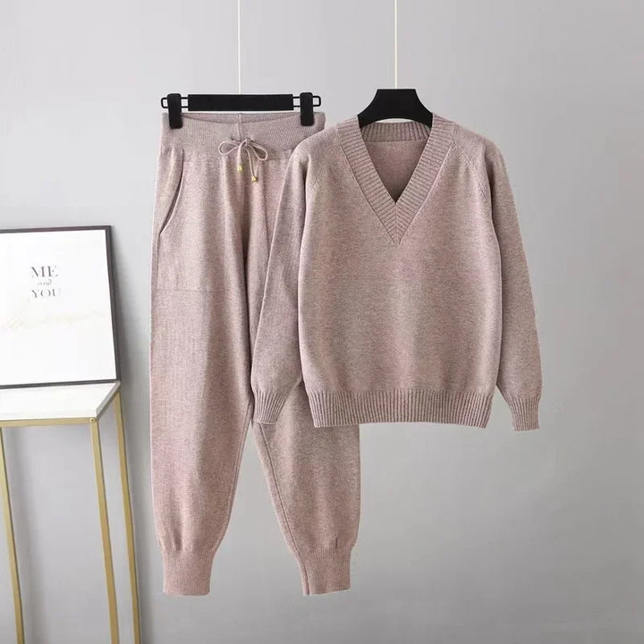 Women's Two-Piece Knit Set with V-Neck Sweater & Pants – Noelia