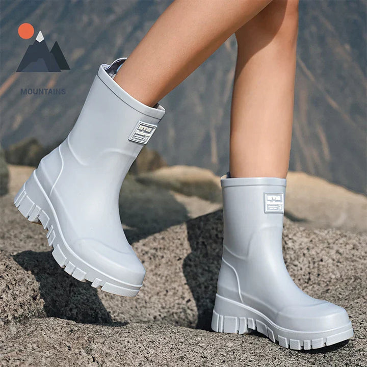 Women's Chelsea waterproof rain boots with block heel & tread sole – Saphira