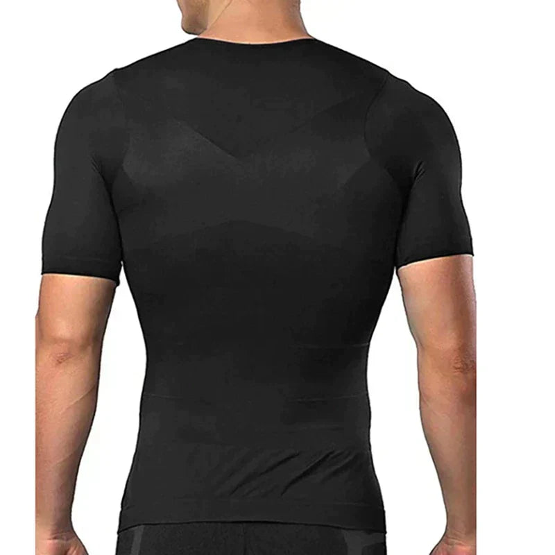 Rückansicht eines Mannes im schwarzen, eng anliegenden Kompressionsshirt mit kurzen Ärmeln und V-förmigen Nähten am Rücken. 5