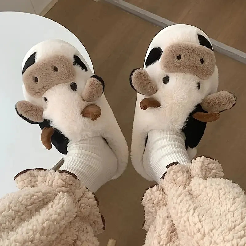 Plush slippers in cow design – PlushCow