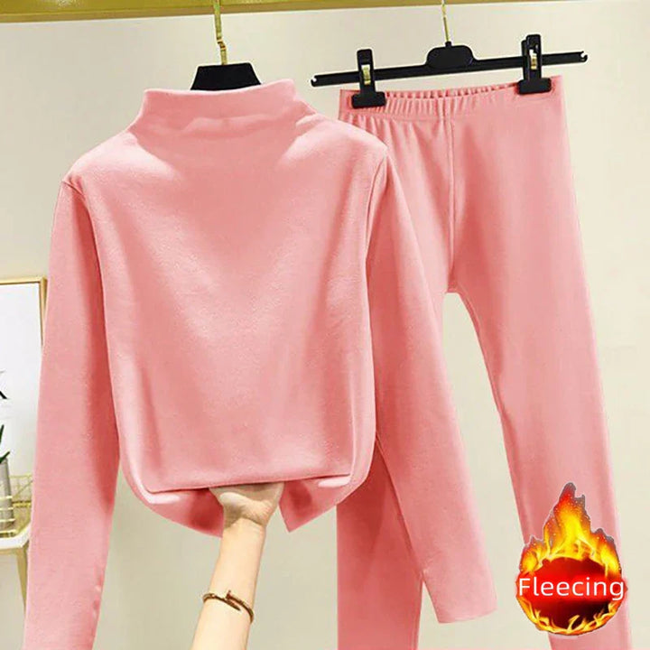 Two-piece women's winter set with fleece pullover and pants – Eva