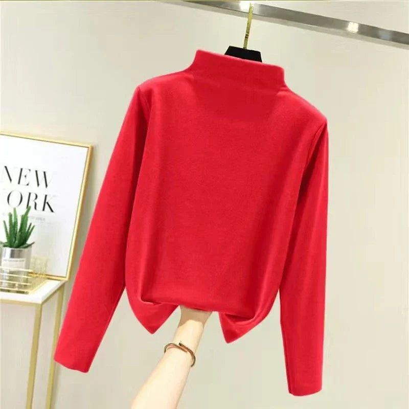 Two-piece women's winter set with fleece pullover and pants – Eva