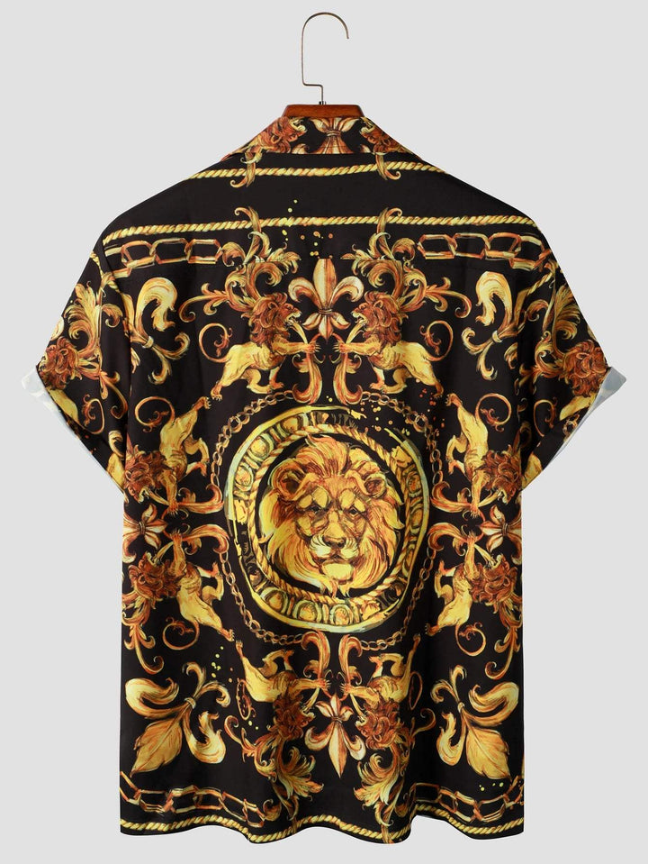 Camisa de hombre de manga corta expresiva con patrón barroco y motivo de león – Dante
