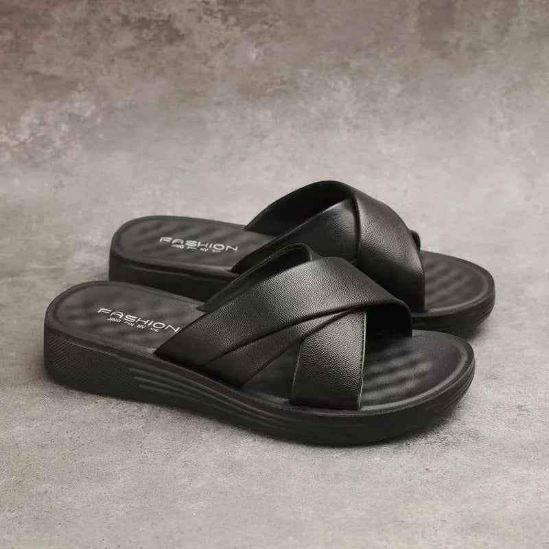 Damen Wedge-Slipper aus Lederimitat mit offener Zehenpartie – Cassy