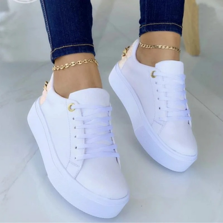 White leather sneakers with metal chain – ComfortStep