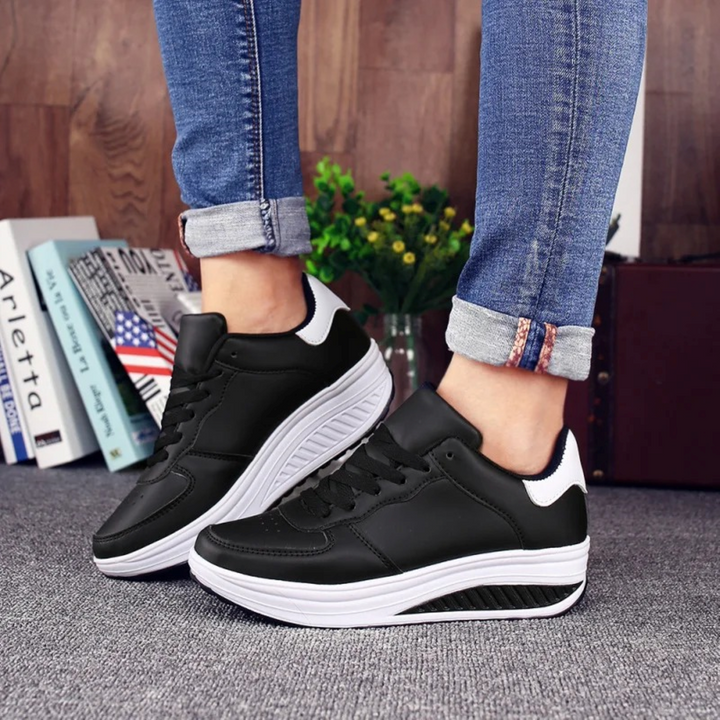 Zapatillas ortopédicas para mujer de cuero negro – FlexiStep