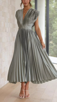 Trendy V-neck Dress with Bow Closure - Isabella