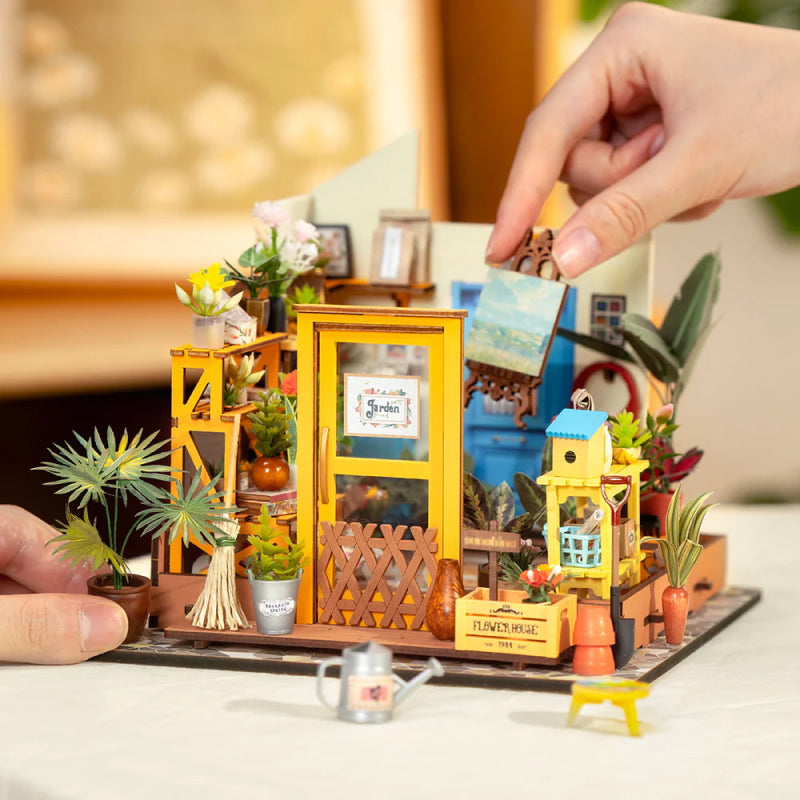Miniature DIY Garden House Kit – BloomHaus