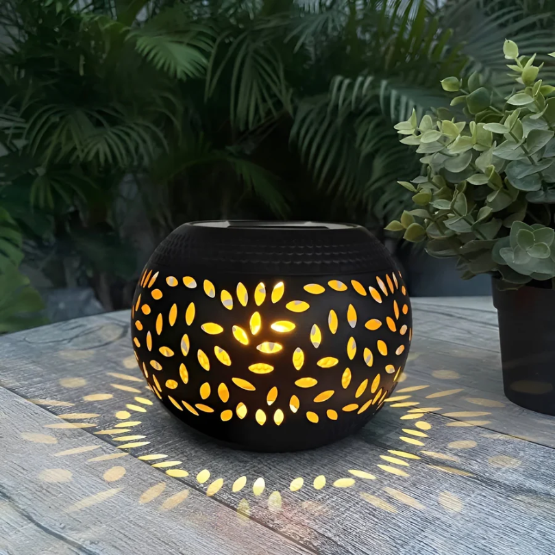 Dotted Solar Garden Lighting - LumoPattern