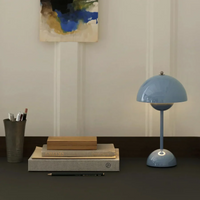 Lámpara de mesa moderna con sensor táctil - LumiTouch