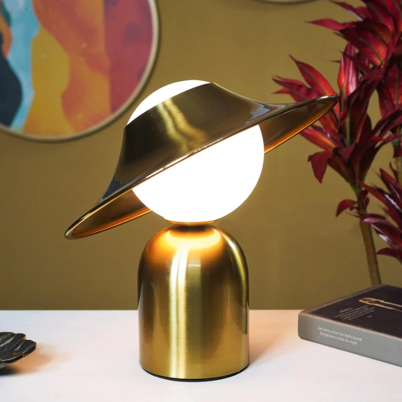Luksuriøs metalbordlampe – GoldAura