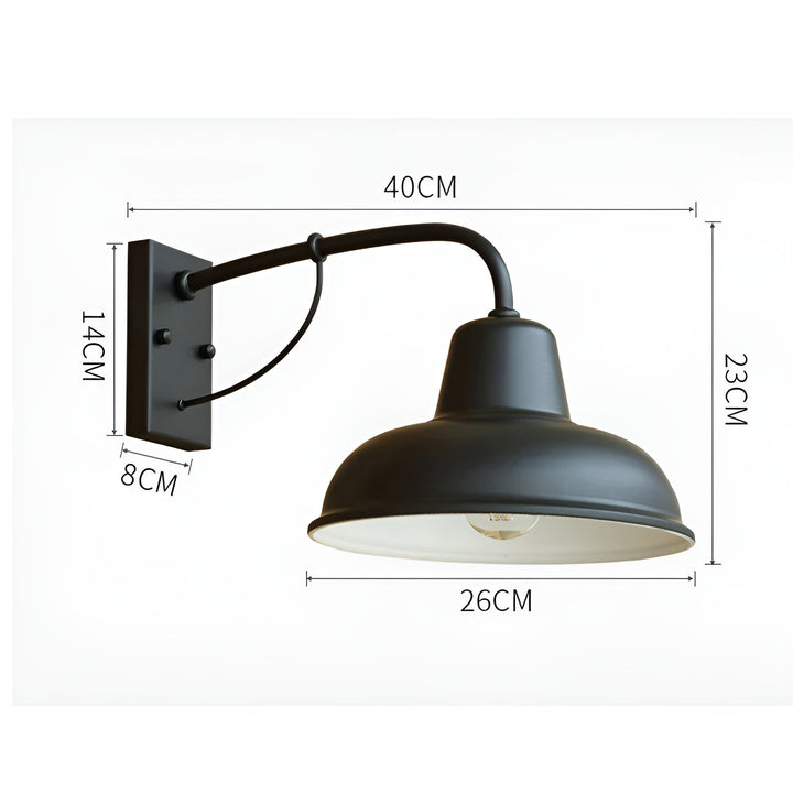 Maßzeichnung der schwarzen Wandlampe mit eingetragenen Abmessungen für Gesamtausladung, Höhe, Schirmdurchmesser und die Größe der Wandplatte. 9