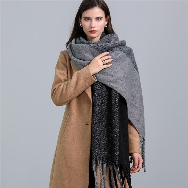 Trendy Checked Women's Scarf - Elira