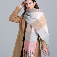 Trendy Checked Women's Scarf - Elira