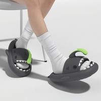 Pantuflas Trendy SoftSteps Sharkies – Suaves, Amortiguadoras