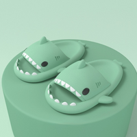 Pantuflas Trendy SoftSteps Sharkies – Suaves, Amortiguadoras