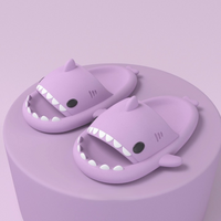 Pantuflas Trendy SoftSteps Sharkies – Suaves, Amortiguadoras