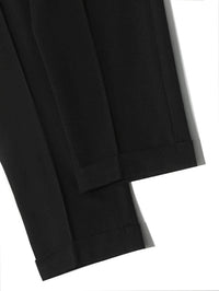 Schwarze Anzughose, elegante Herrenmode, hochwertige Stoffqualität, Business-Kleidung.