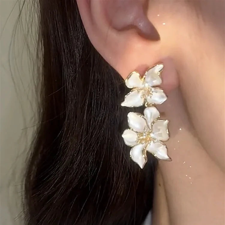 White Flower Dangle Earrings – Florina