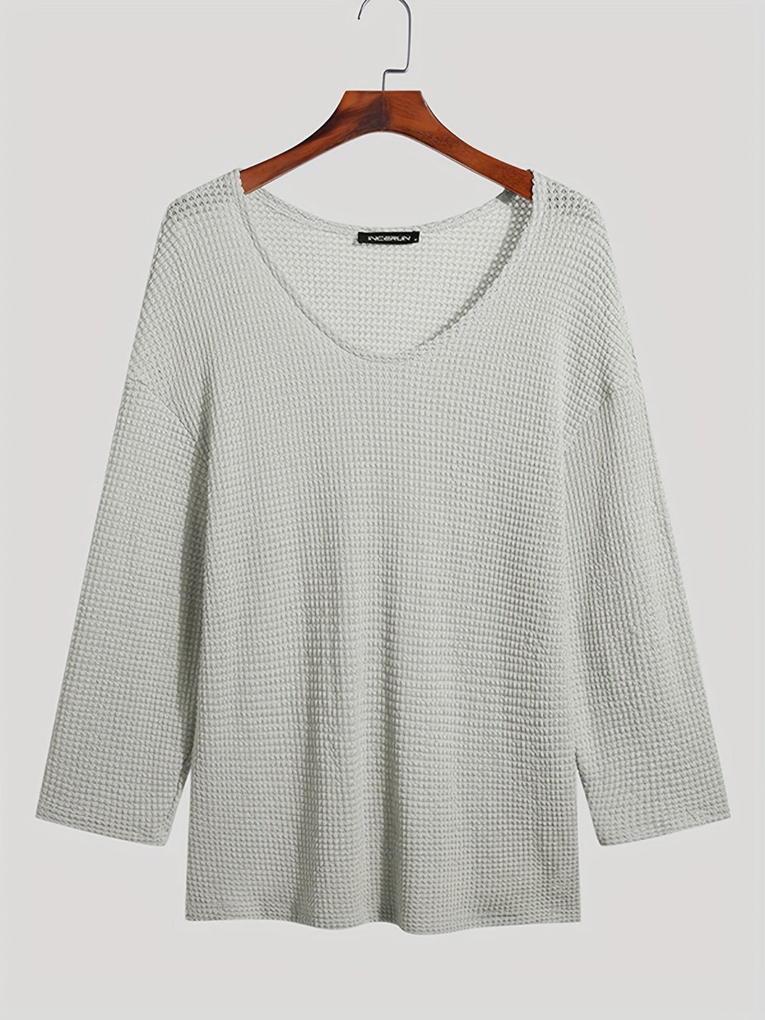Knitted men's top with V-neck and long sleeves – Eliott