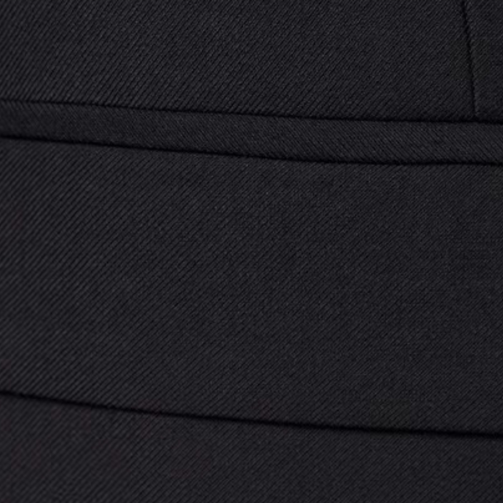 Schwarzer Baumwollhut, Nahaufnahme, Textur, modisches Accessoire, Unisex, Freizeitkleidung.