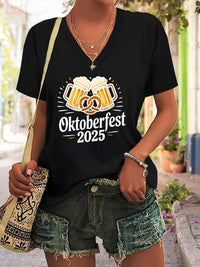 Dame Plus Size V-hals T-shirt med grafikprint – Anneliese Oktoberfest 2025