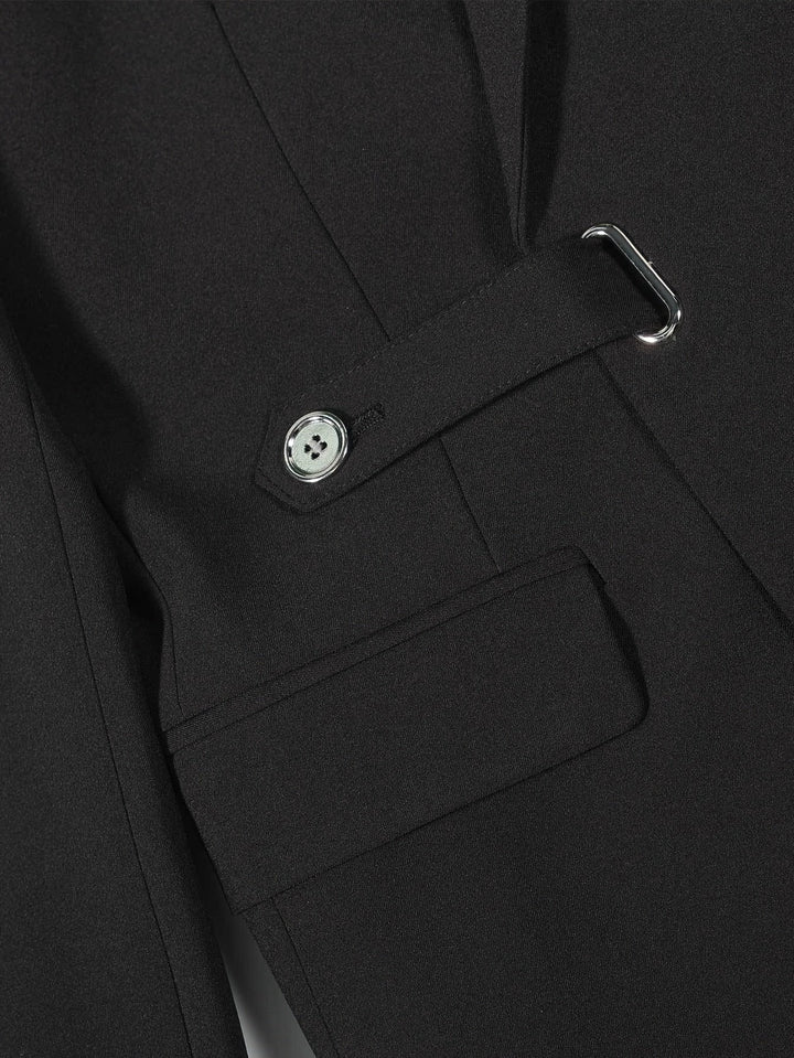 Schwarzer Blazer-Ärmel mit Knopf und Schnalle, elegantes Design, hochwertige Verarbeitung.