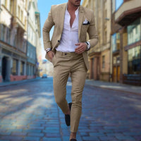 Eleganter beiger Slim-Fit-Anzug für Herren, ideal für formelle Anlässe, aus hochwertigem Material.