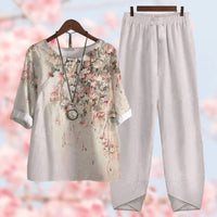 Elegantes Damen-Set, florales Oberteil, weiße Hose, lässig, bequem, Frühling/Sommermode.