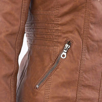 Braune Damen-Lederjacke mit Reißverschluss, modisch, elegant, hochwertiges Material.