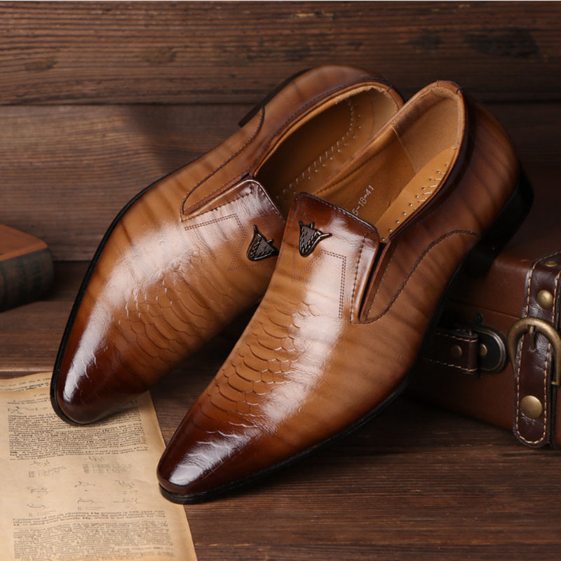 Braune Lederschuhe für Herren, elegantes Design, handgefertigt, ideal für formelle Anlässe.