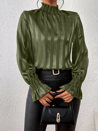 Satin damebluse med lange ærmer og rynket krave – Noëlle