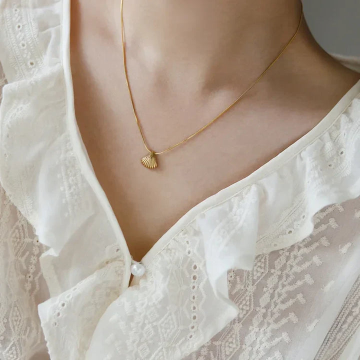 Golden Scallop Flower Necklace – Purple