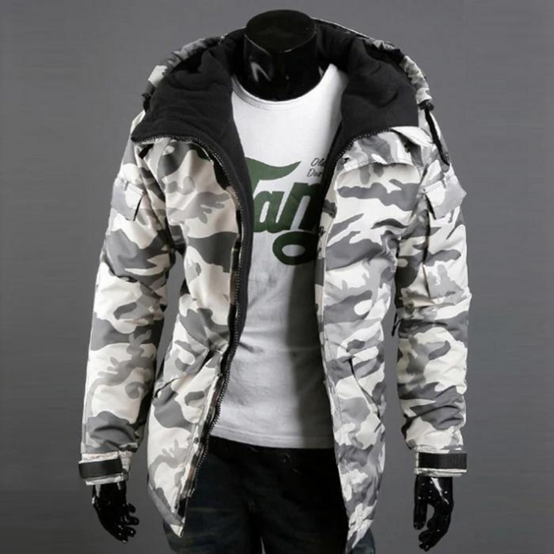 Weiße Camouflage-Winterjacke mit Kapuze, Herrenmode, warm, stilvoll, Outdoor-Bekleidung.