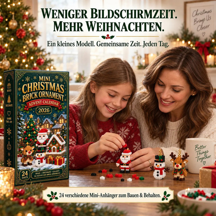 Mutter und Tochter bauen am Holztisch gemeinsam eine kleine Weihnachtsmann-Figur aus Bausteinen, neben der Verpackung und fertigen Figuren. 1